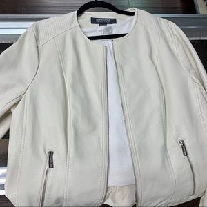 ✨Beautiful faux leather KCR jacket ✨